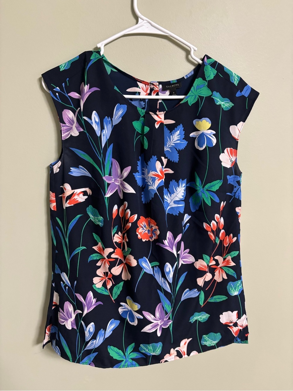 Talbots Size 4 Career Blouse Shirt Navy Blue Floral Cap Sleeve Back Buttons